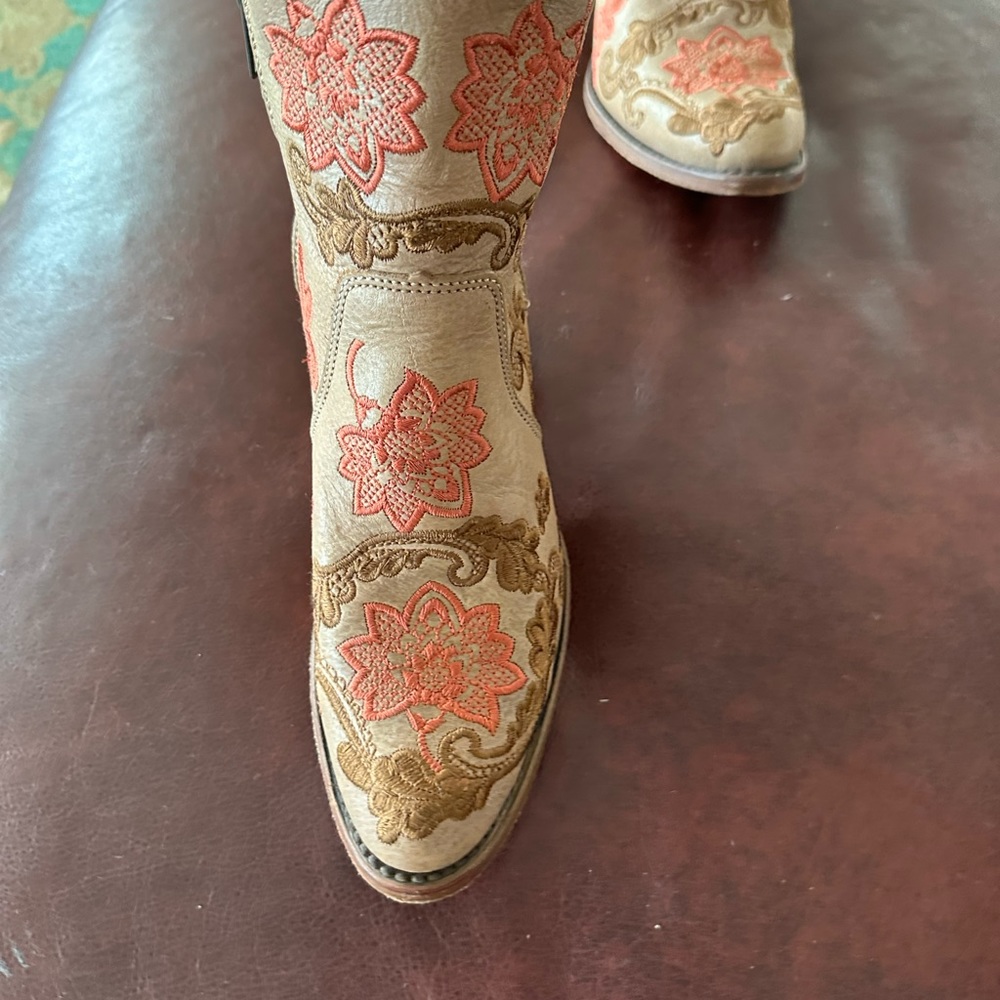 Corral boots size 8 - Picture 8 of 9